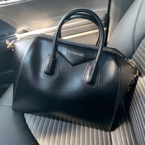 ❌SOLD❌GIVENCHY ANTIGONA MEDIUM